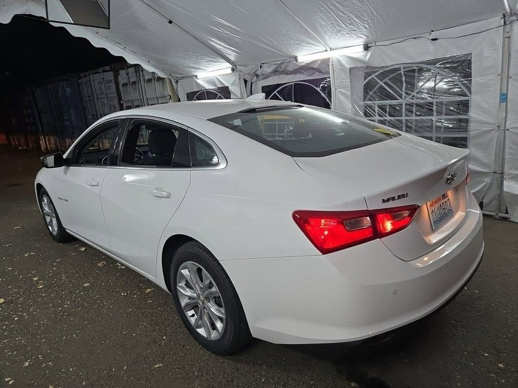 2024 Chevrolet Malibu 1LT photo 3