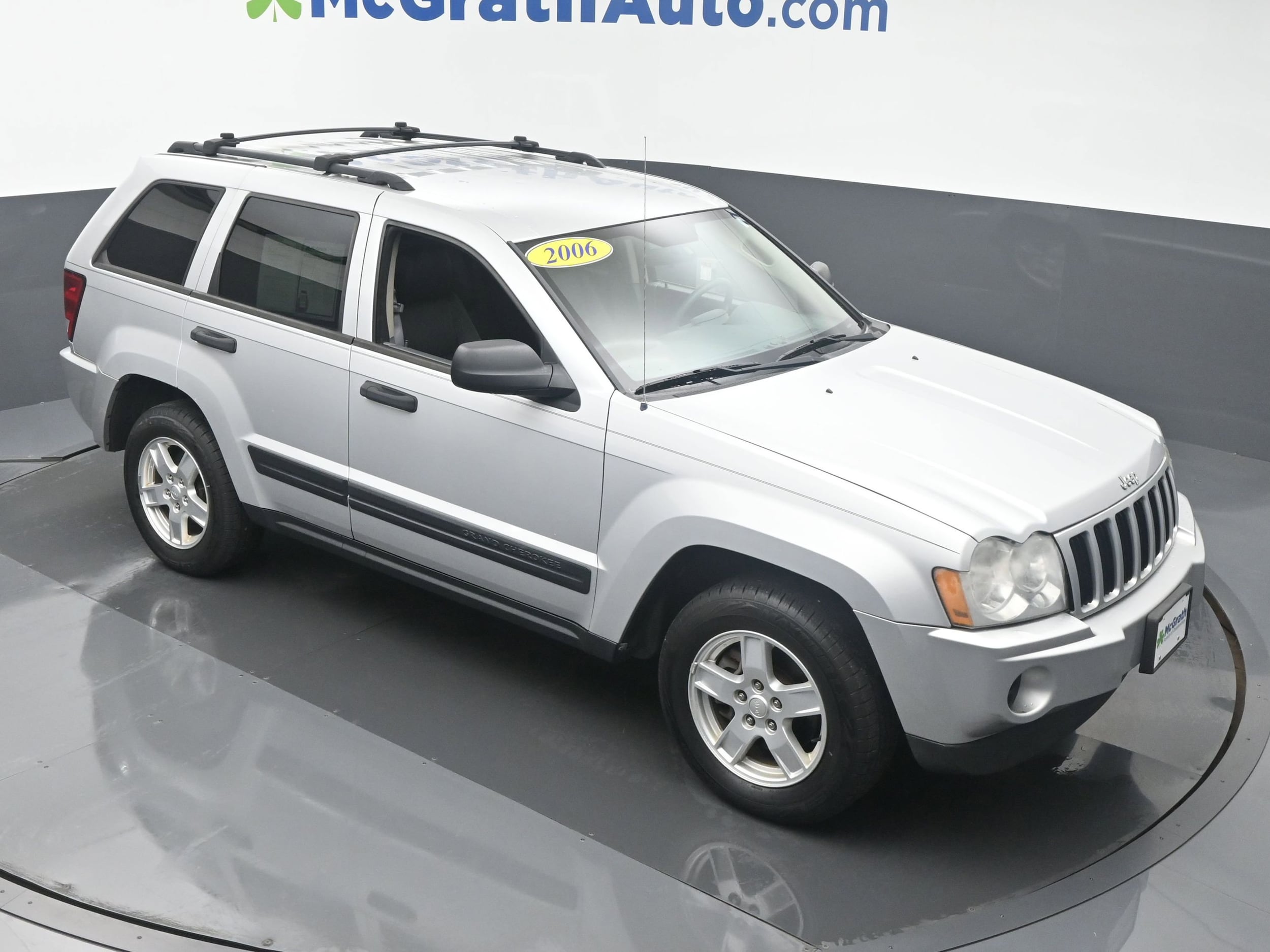 Used 2006 Jeep Grand Cherokee Laredo with VIN 1J4GR48K16C142800 for sale in Cedar Rapids, IA