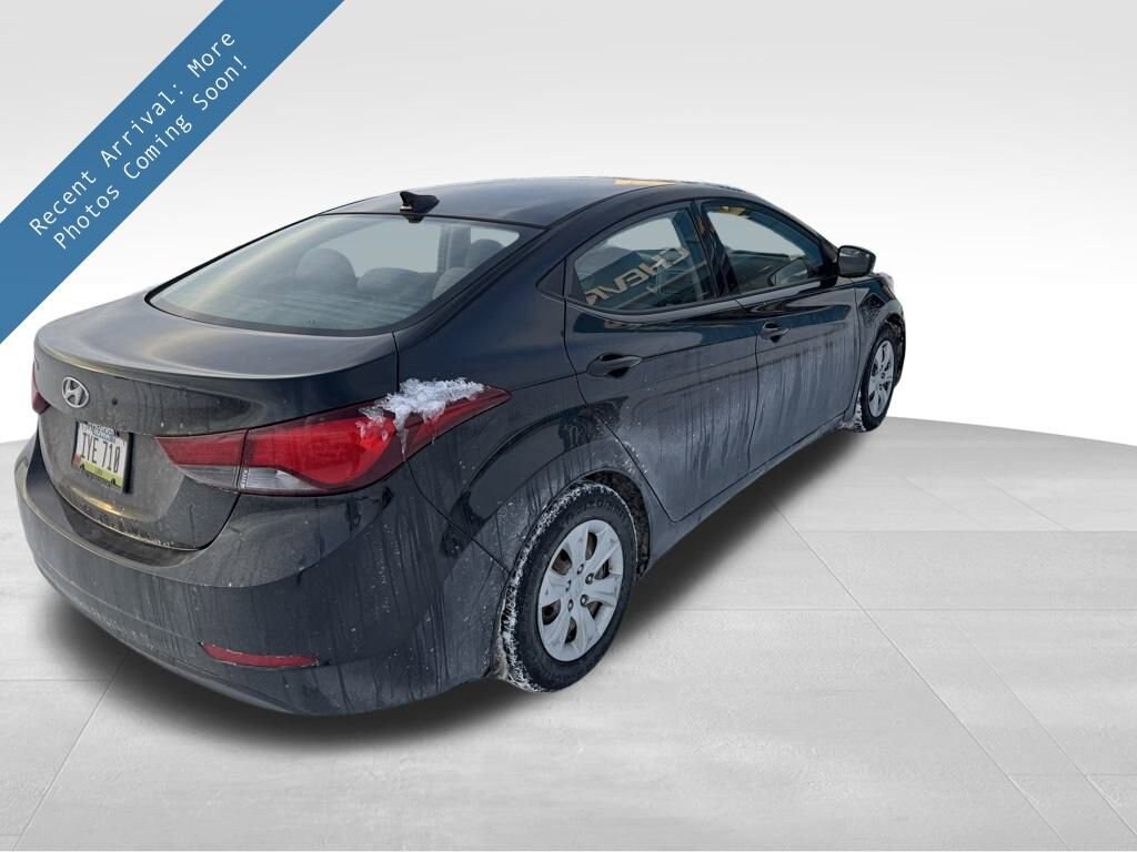 Used 2016 Hyundai Elantra SE Sedan