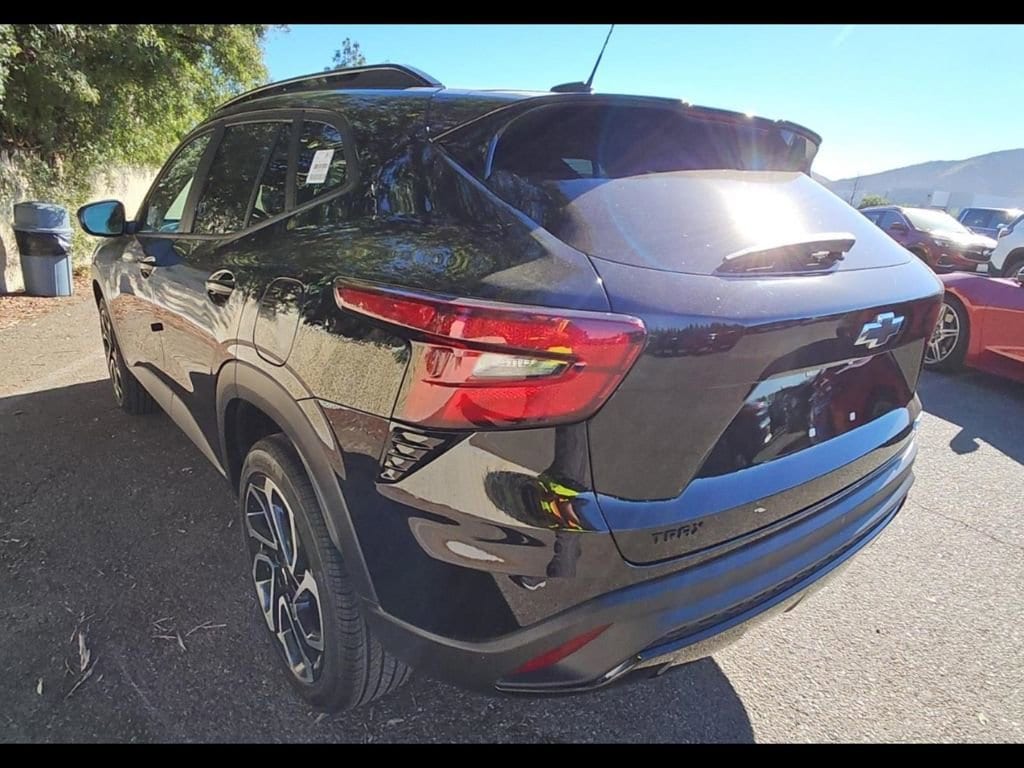 Used 2025 Chevrolet Trax 2RS SUV