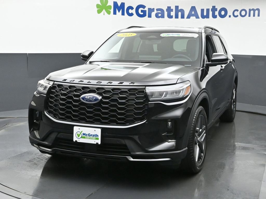 2025 Ford Explorer ST-Line photo 3
