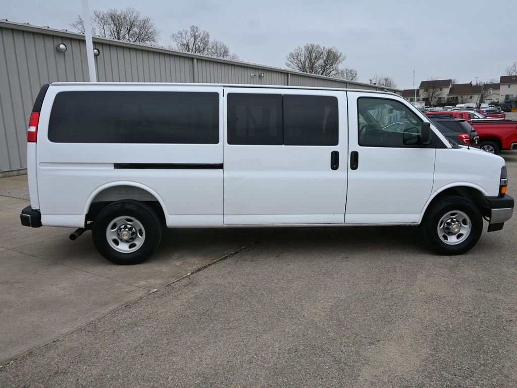 2025 Chevrolet Express Passenger LT - Photo 11