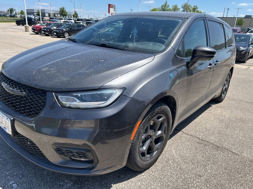 Used 2022 Chrysler Pacifica Hybrid Touring L Van Passenger Van
