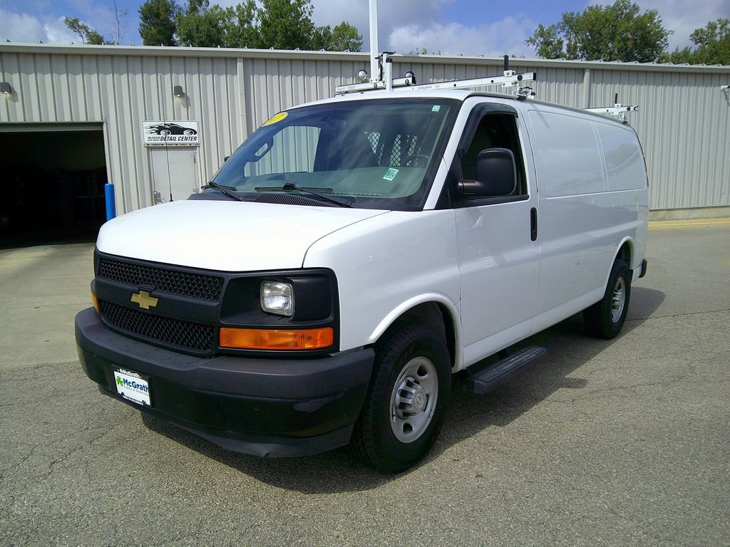 2017 Chevrolet Express 2500 Cargo Van photo 3