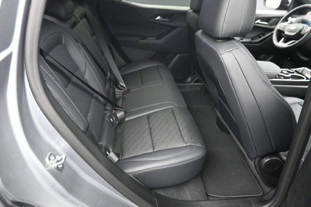 2027 Chevrolet Equinox LT - Photo 10