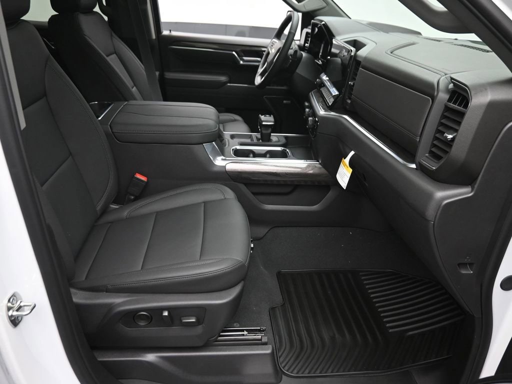2026 Chevrolet Silverado 1500 LTZ - Photo 9