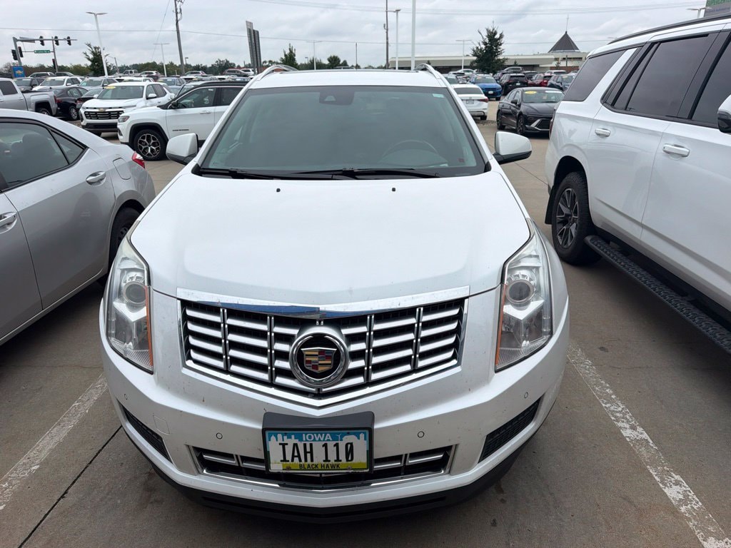 Used 2016 Cadillac SRX Luxury Collection with VIN 3GYFNBE34GS534206 for sale in Cedar Rapids, IA
