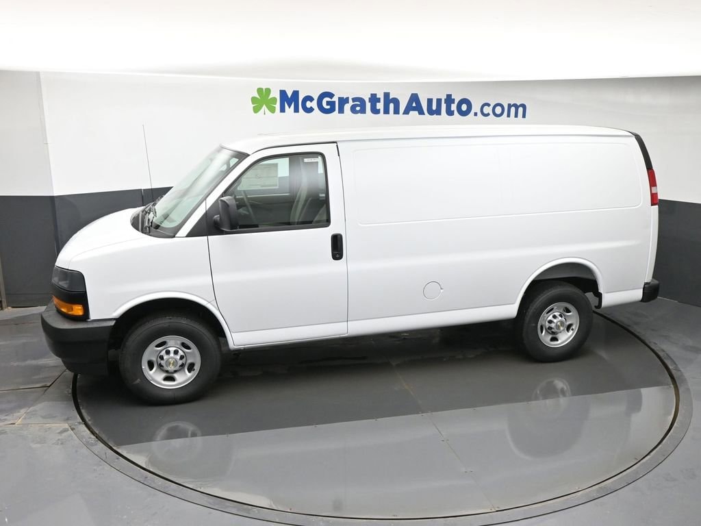 2026 Chevrolet Express Cargo Work Van - Photo 17