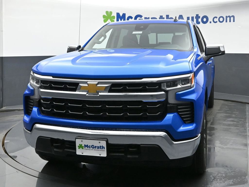 2025 Chevrolet Silverado 1500 LT photo 4
