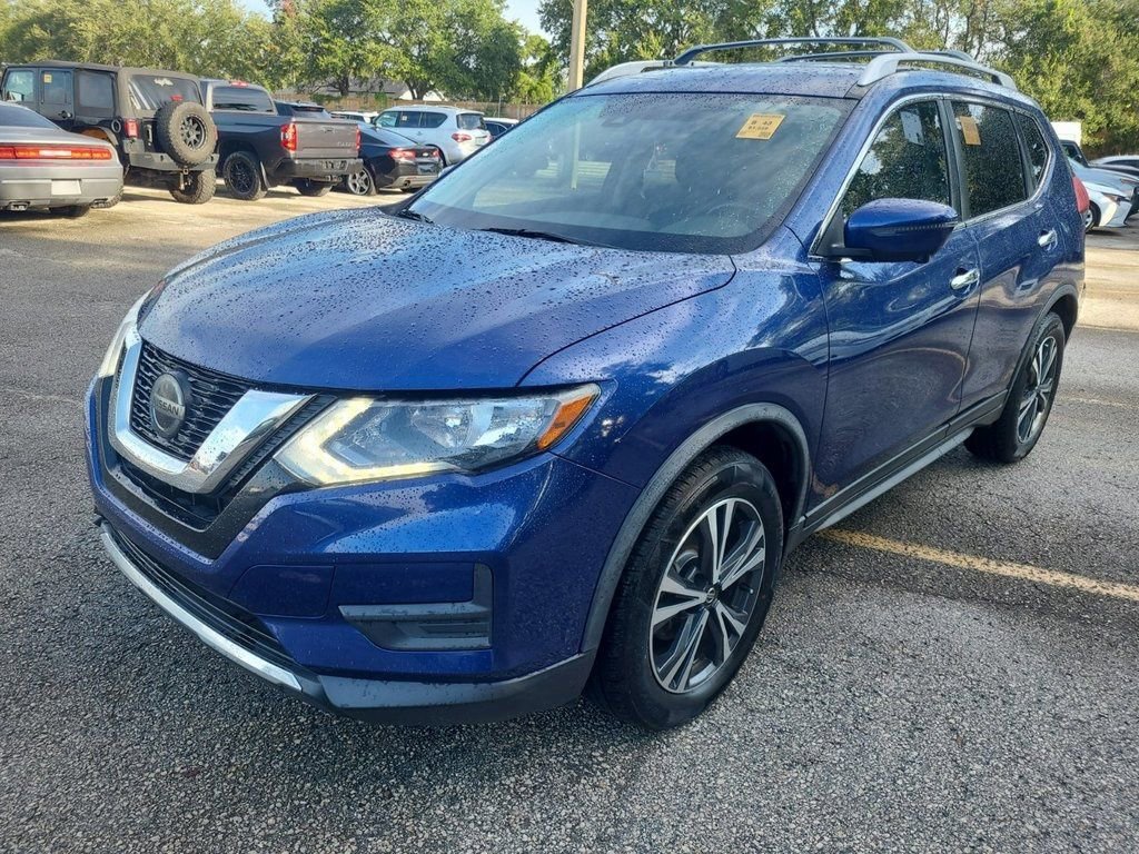 2019 Nissan Rogue SV photo 2