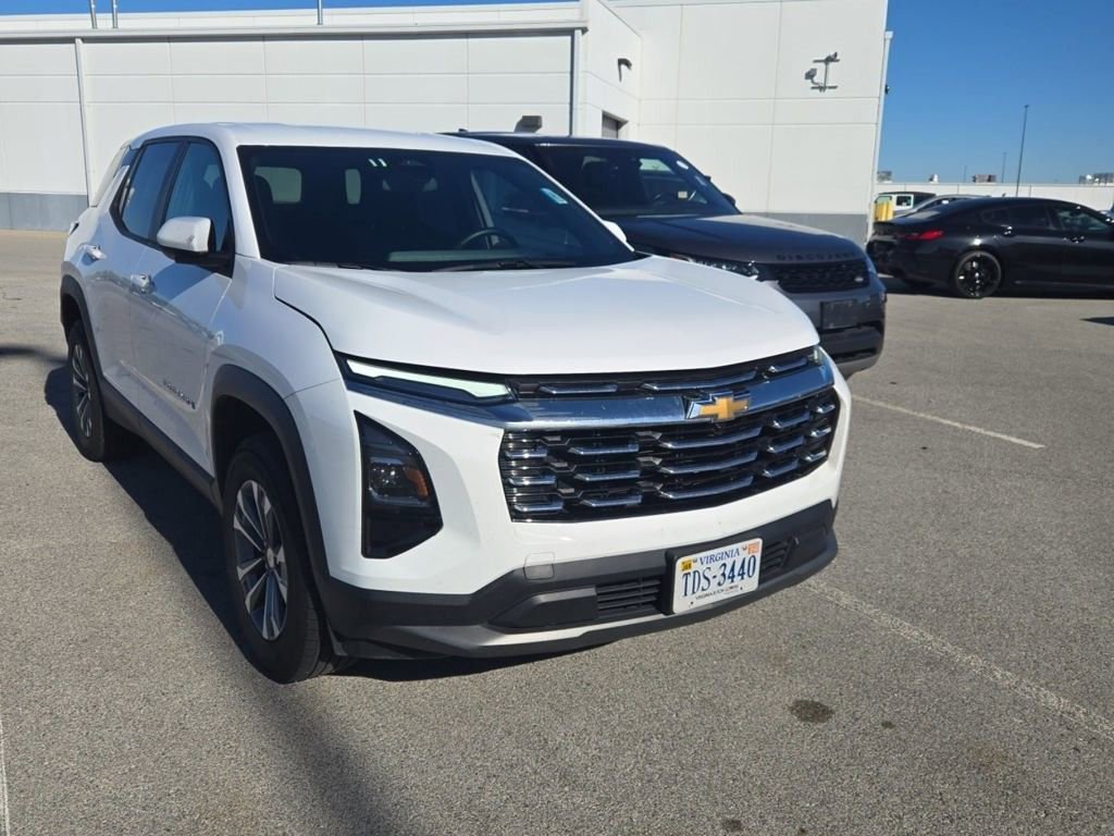 2025 Chevrolet Equinox LT photo 3