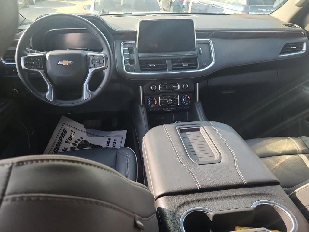 2023 Chevrolet Suburban Premier photo 4