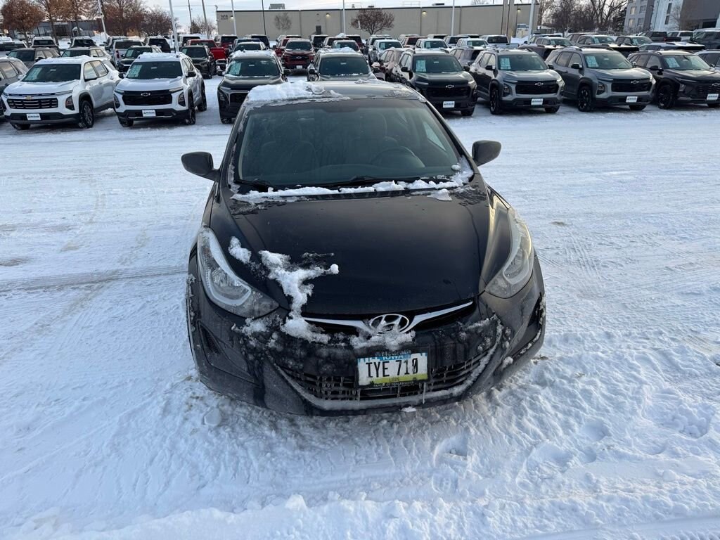 Used 2016 Hyundai Elantra SE Sedan