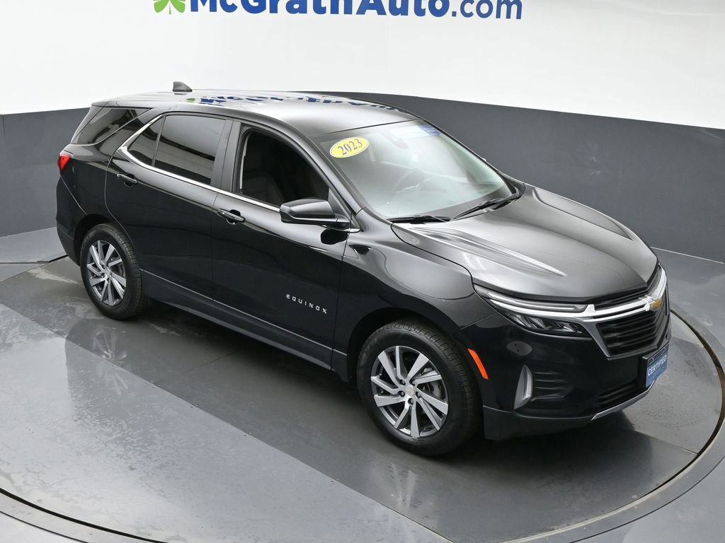 2023 Chevrolet Equinox LT photo 2