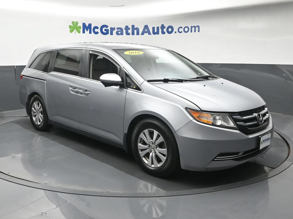 Used 2016 Honda Odyssey SE with VIN 5FNRL5H37GB078605 for sale in Cedar Rapids, IA