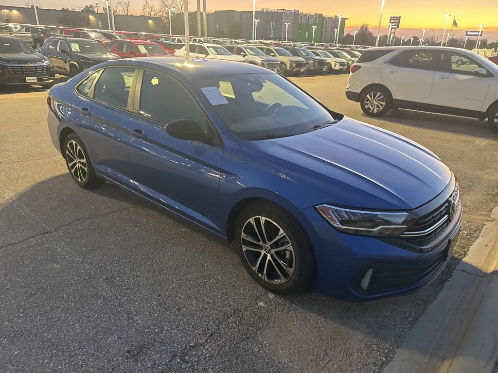 2023 Volkswagen Jetta 1.5T Sport photo 3