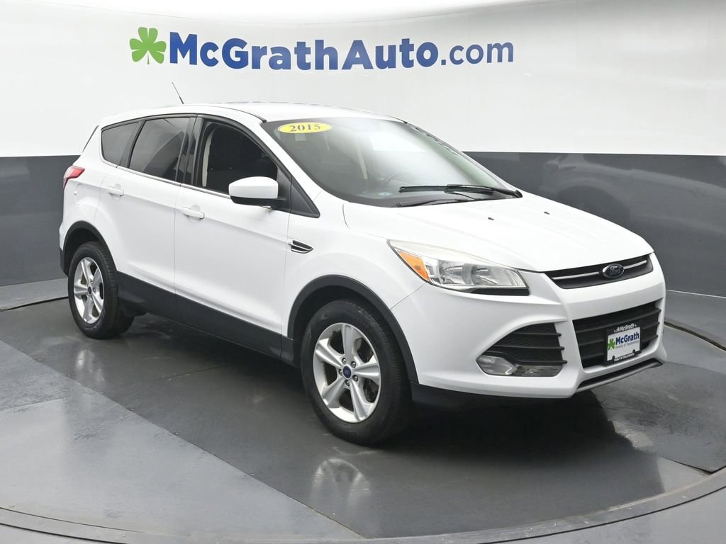 Used 2015 Ford Escape SE with VIN 1FMCU9G90FUC42777 for sale in Cedar Rapids, IA