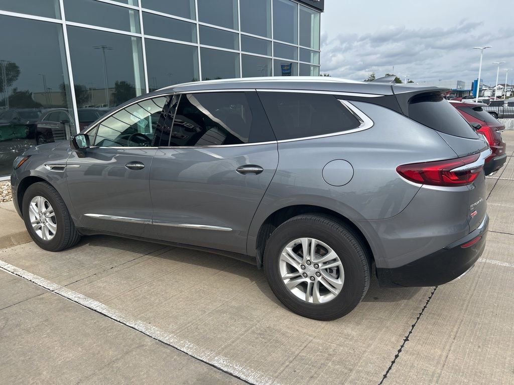 2021 Buick Enclave Premium photo 2