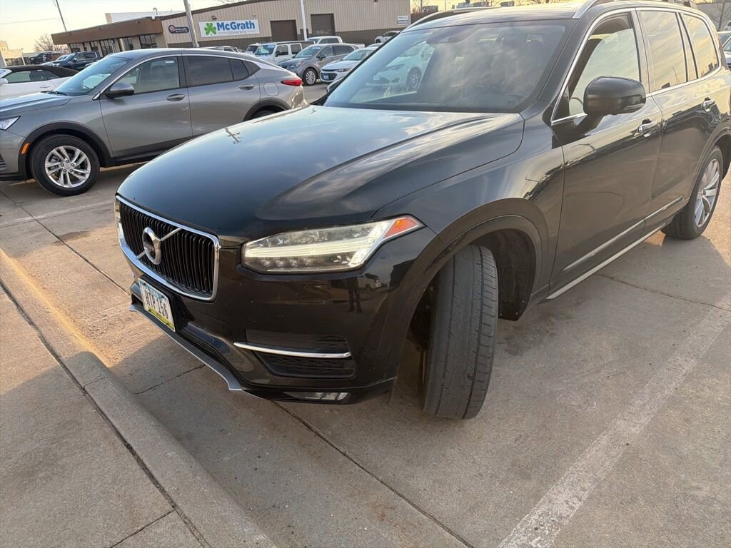 Used 2016 Volvo XC90 T6 Momentum SUV