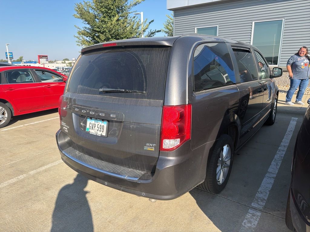 2016 Dodge Grand Caravan SXT photo 3