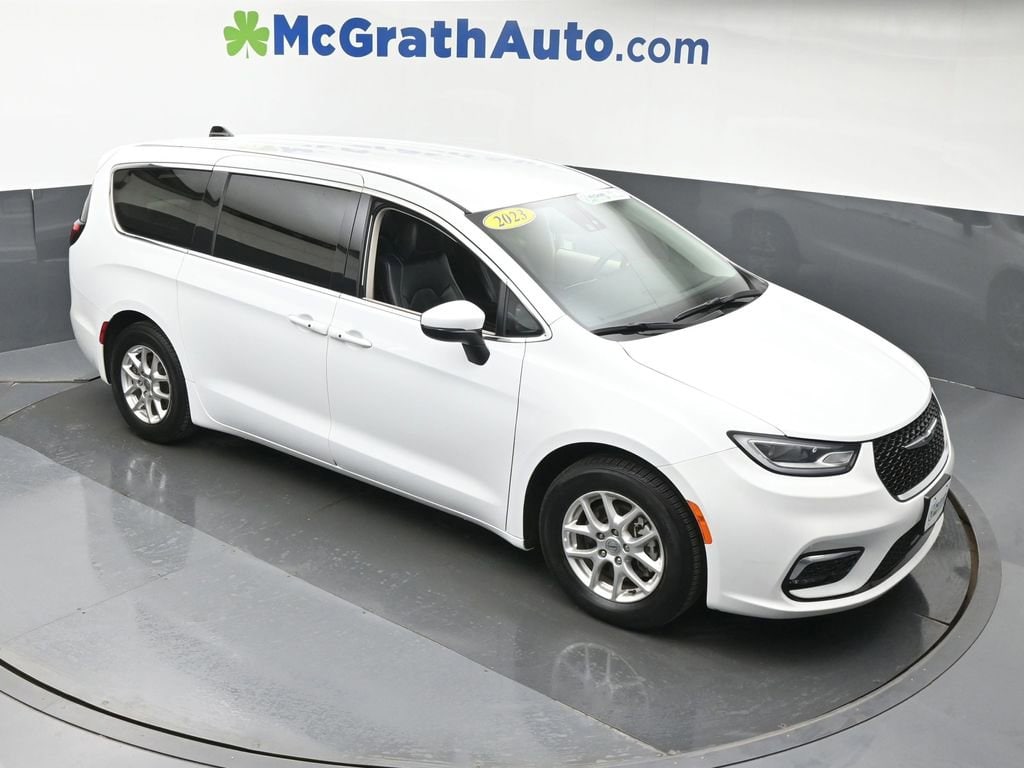Used 2023 Chrysler Pacifica Touring L Van Passenger Van