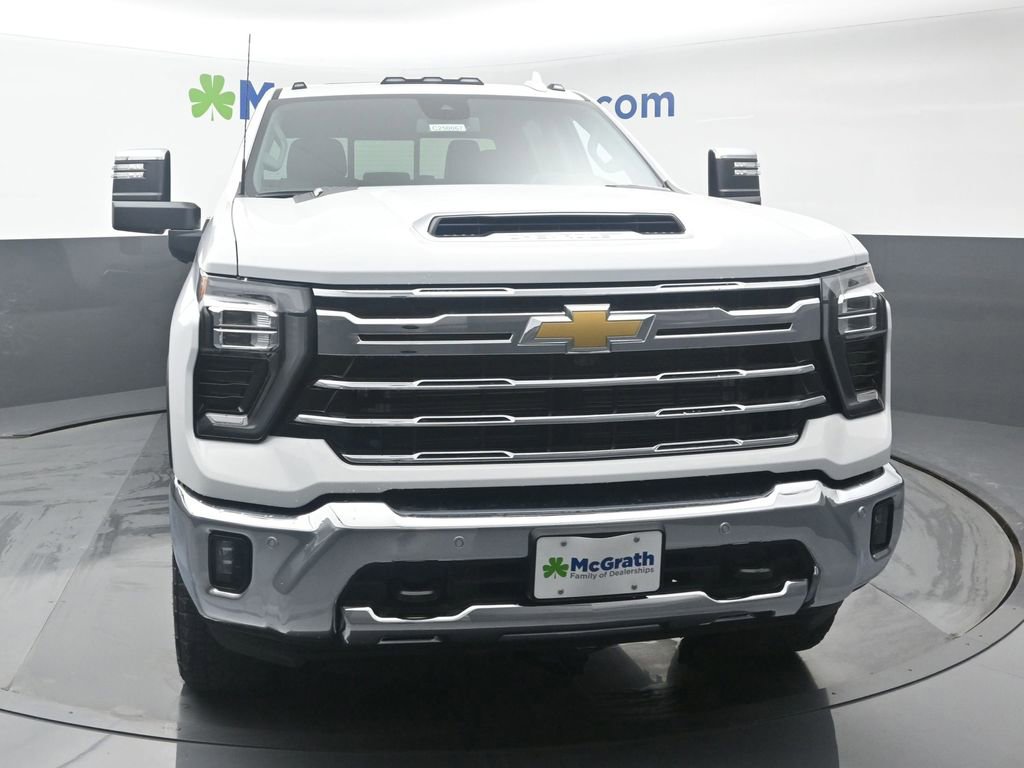 2025 Chevrolet Silverado 2500HD LTZ photo 2