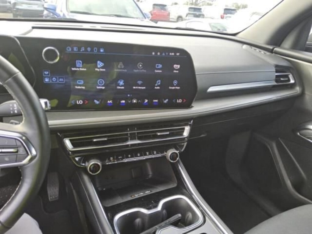 Used 2025 Chevrolet Traverse LT SUV