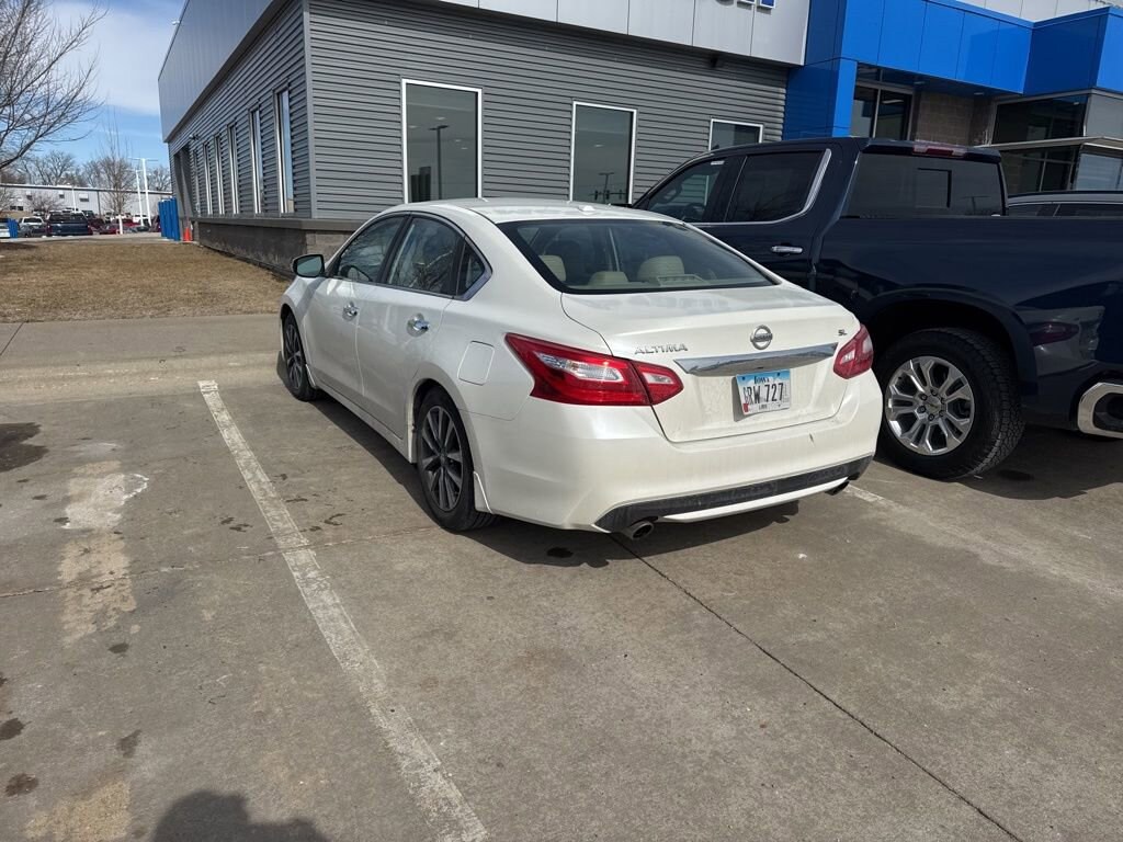 Used 2016 Nissan Altima 2.5 SL Sedan