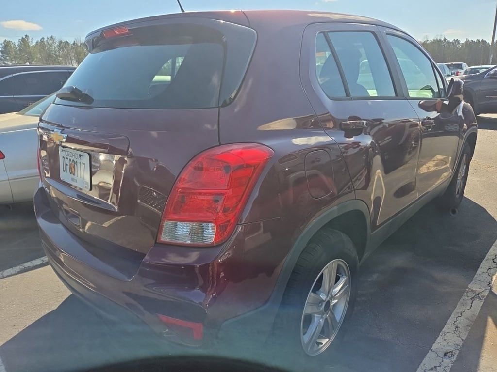 Used 2017 Chevrolet Trax LS with VIN 3GNCJNSB0HL153599 for sale in Cedar Rapids, IA