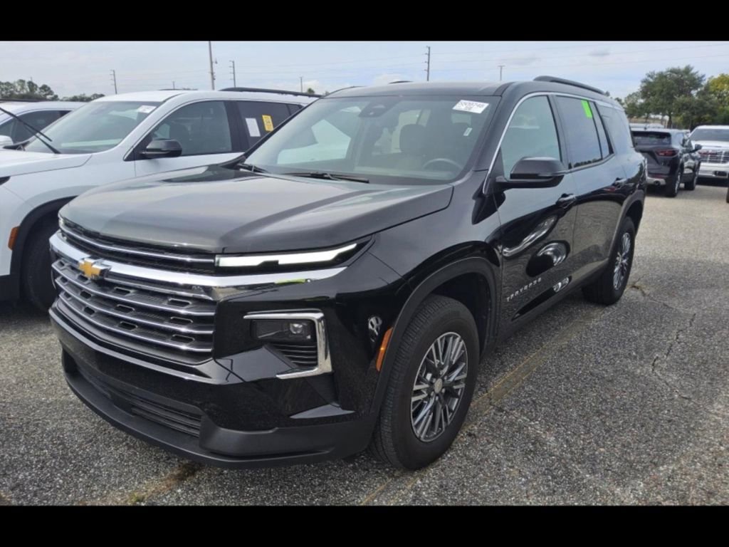 2025 Chevrolet Traverse photo 4