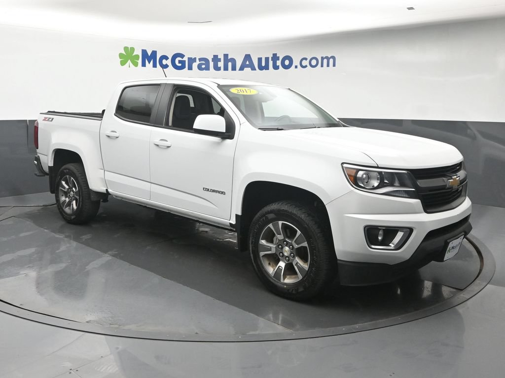 Used 2017 Chevrolet Colorado Z71 with VIN 1GCGTDENXH1157333 for sale in Cedar Rapids, IA