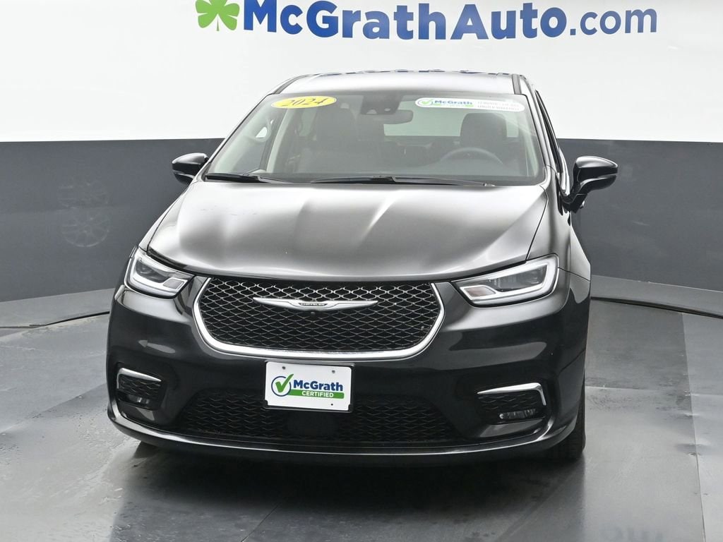 Used 2024 Chrysler Pacifica Touring L Van Passenger Van