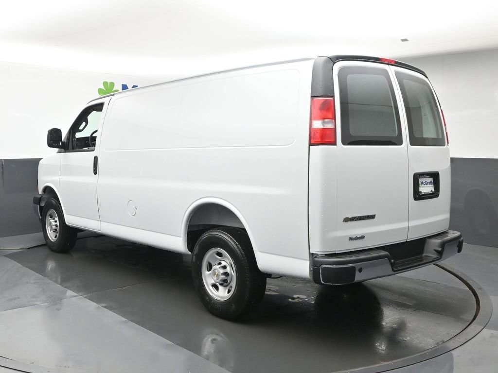 2026 Chevrolet Express Cargo Work Van - Photo 17