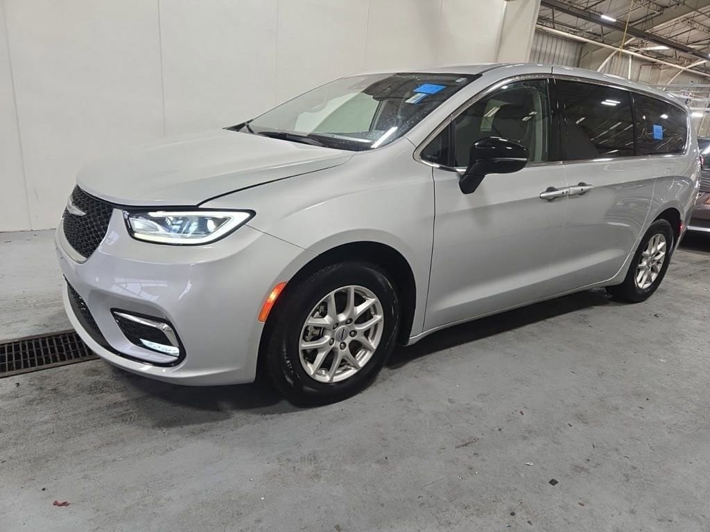 Used 2024 Chrysler Pacifica Touring L Van Passenger Van