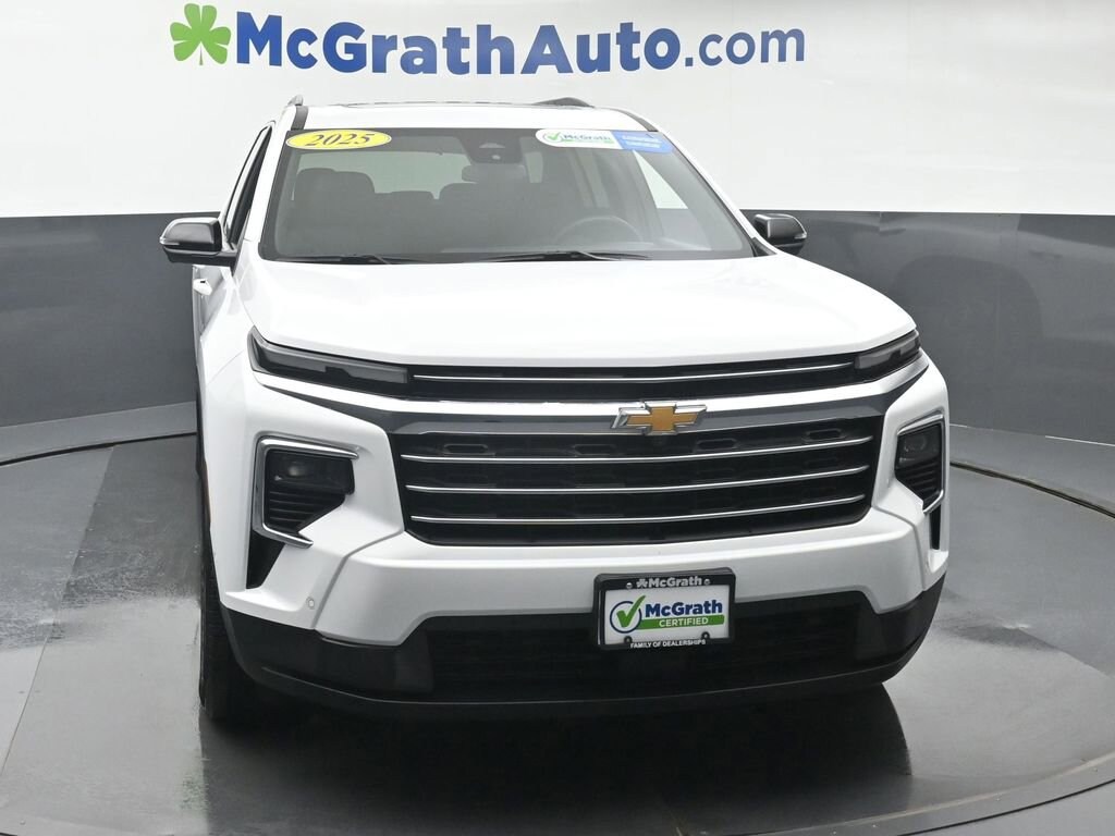 Used 2025 Chevrolet Traverse LT SUV
