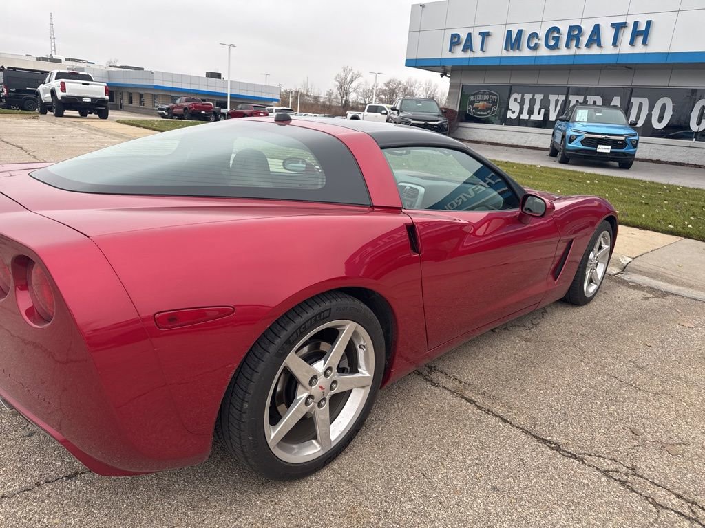 2005 Chevrolet Corvette Base photo 3