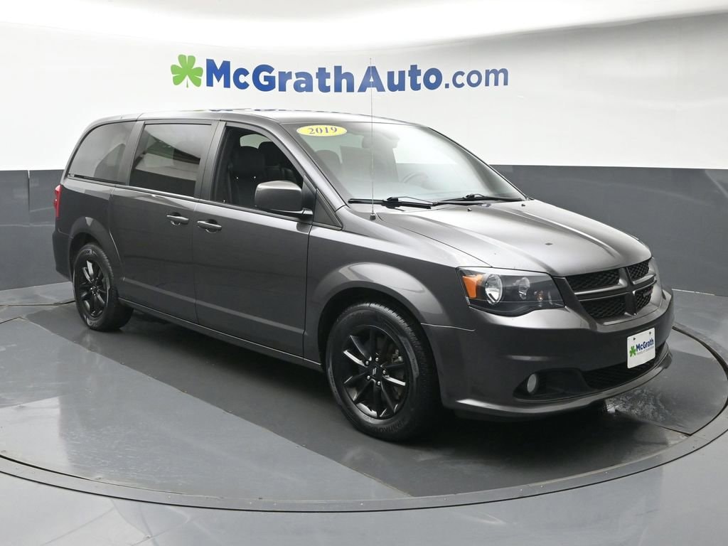 Used 2019 Dodge Grand Caravan GT with VIN 2C4RDGEG4KR764971 for sale in Cedar Rapids, IA