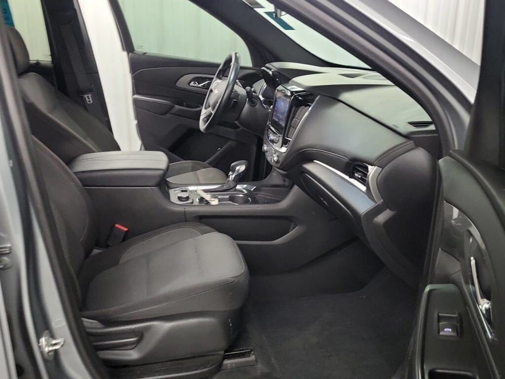 Used 2023 Chevrolet Traverse LT Cloth SUV