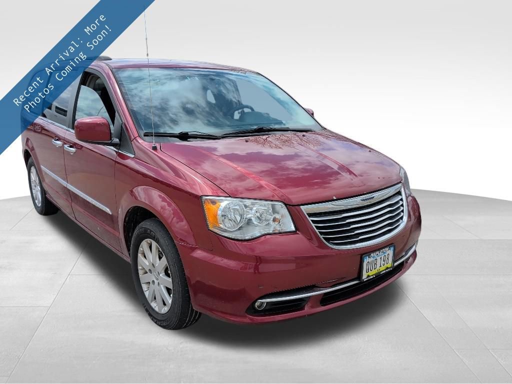 2015 Chrysler Town & Country Touring's photo