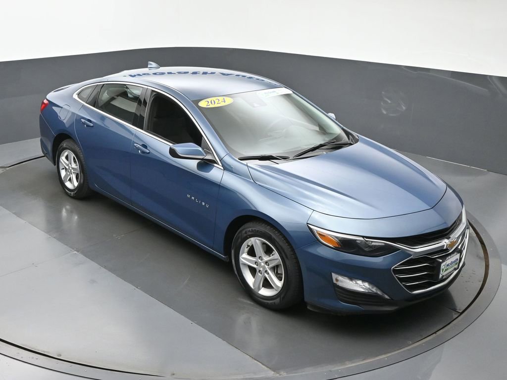 2024 Chevrolet Malibu 1LT photo 2
