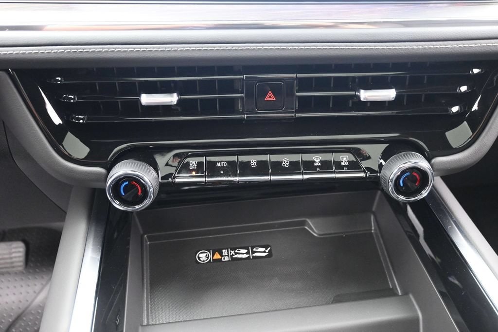 2026 Chevrolet Suburban Premier - Photo 25