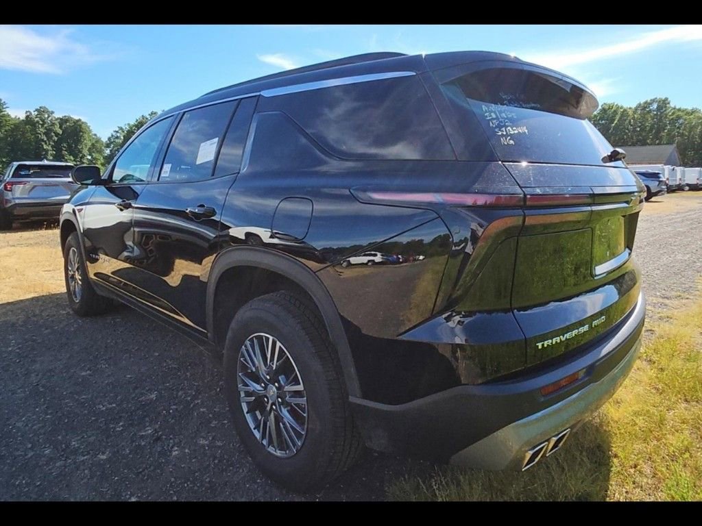 2025 Chevrolet Traverse photo 3