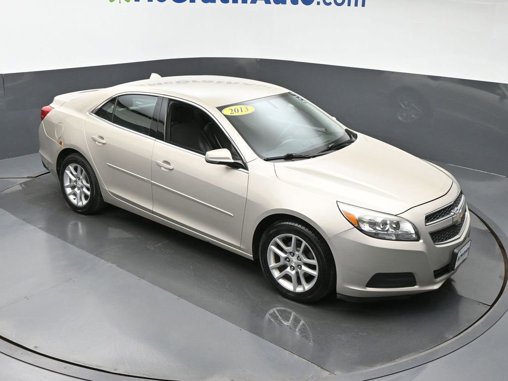 2013 Chevrolet Malibu 1LT photo 2