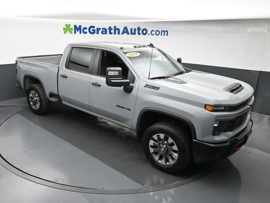 2024 Chevrolet Silverado 2500HD Custom photo 2