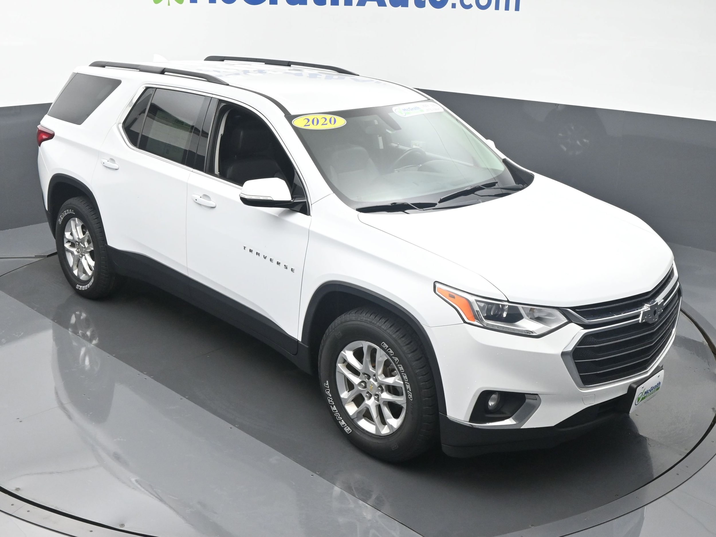 Used 2020 Chevrolet Traverse 3LT with VIN 1GNEVHKW1LJ102064 for sale in Cedar Rapids, IA