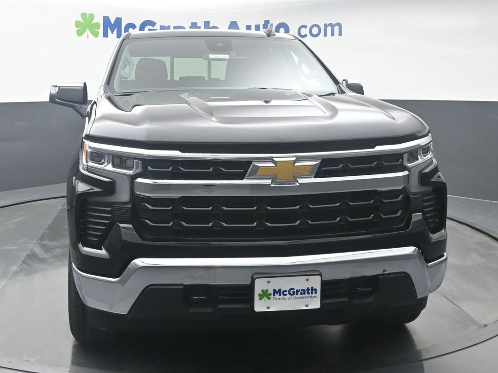 2025 Chevrolet Silverado 1500 LT photo 3
