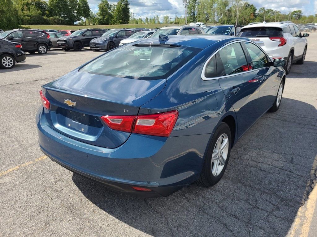 2024 Chevrolet Malibu 1LT photo 3