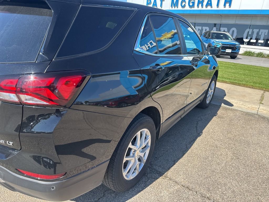 2022 Chevrolet Equinox LT photo 3