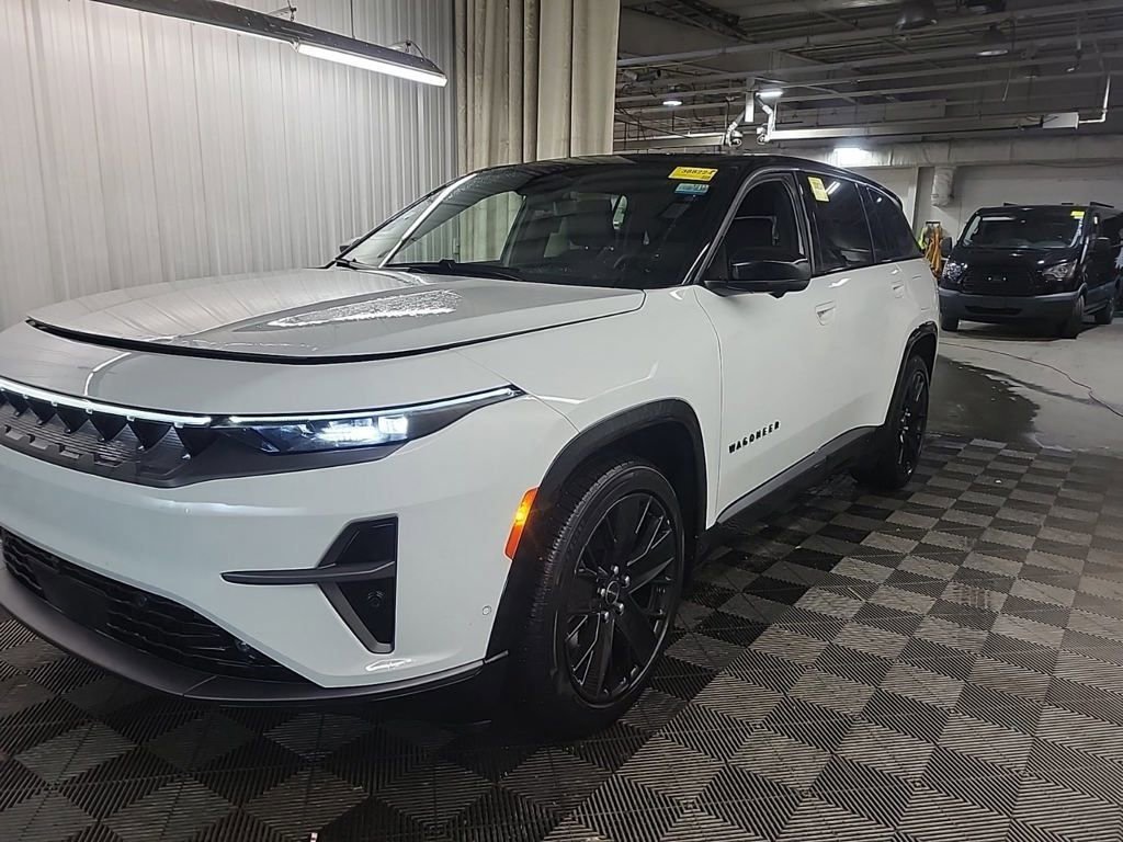 Used 2024 Jeep Wagoneer S Launch Edition with VIN 3C4RJNAK4RT177846 for sale in Cedar Rapids, IA