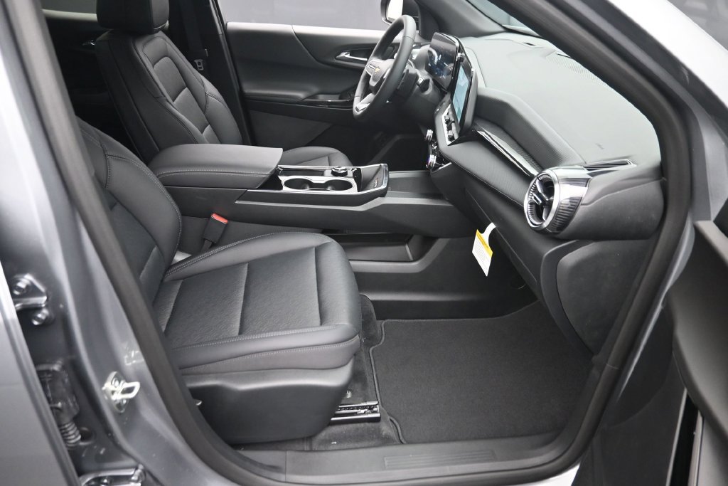 2027 Chevrolet Equinox LT - Photo 9